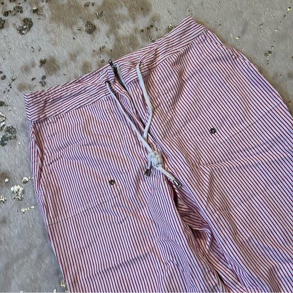 Chicos .5/ sz 6 Red White Stripped Capri Pant - Picture 2 of 6